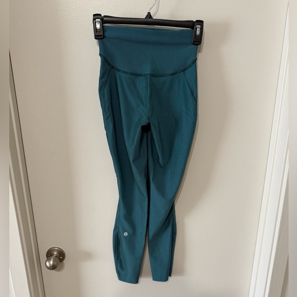 Lululemon Base Pace High Rise Tight 25" * Two-Tone Ribbed - Picture 4 of 7